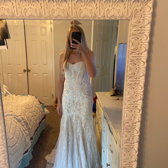 - Brand New- Davids Bridal dress never worn! - Picture 3 of 3